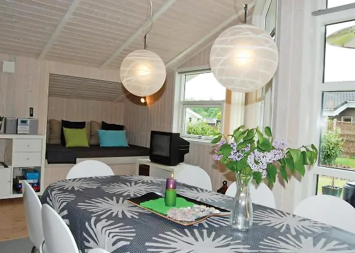 Pot Strandby X Semesterbostad